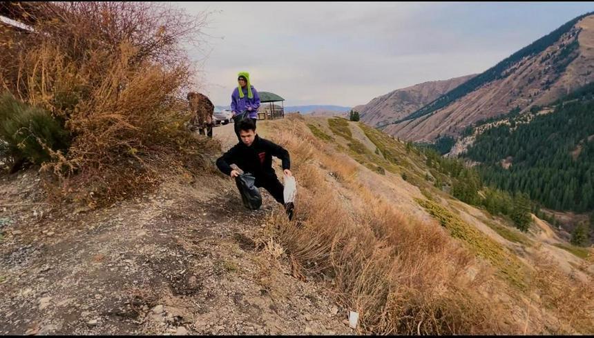 Environmental activists gather 30,000 tons of waste. Images | gov.kz