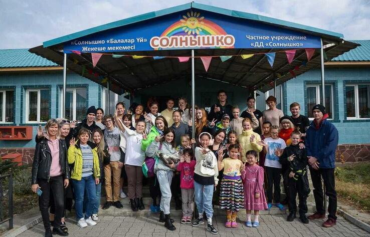 Спектакль для детей из детского дома организовал Русский дом в Алматы 