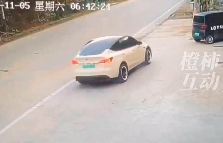 В Китае Tesla вышла из-под контроля и насмерть сбила двух человек