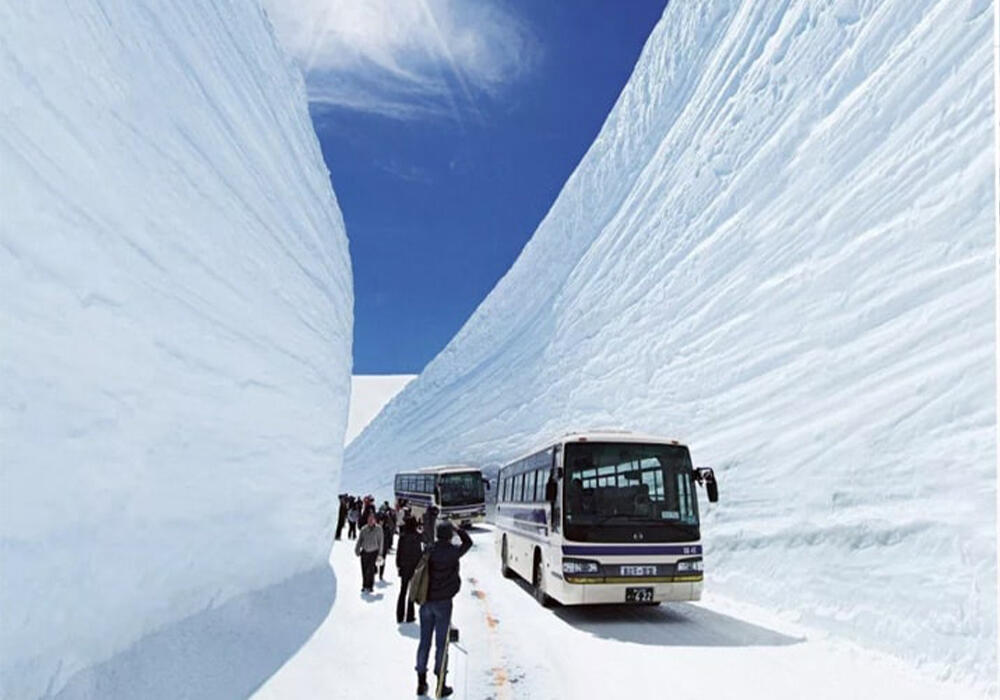 Снежные стены в Тойям, Япония. Фото: telegram/Nation Geographic