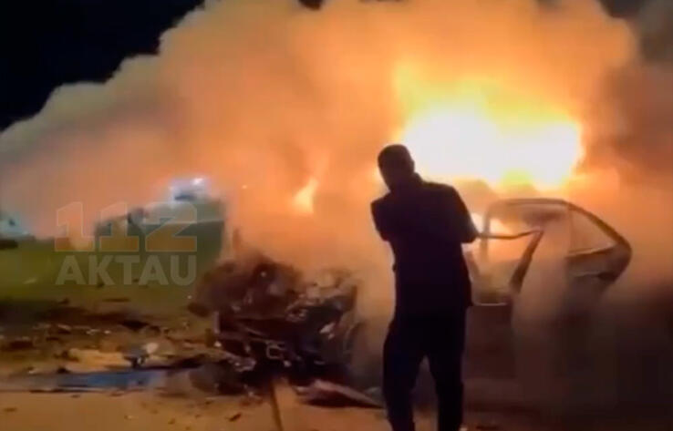 В Мангистауской области сгорел автомобиль, два человека погибли