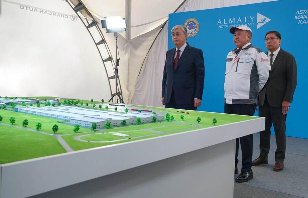 Токаев дал старт строительству мультибрендового автозавода в Алматы. Фото: Telegram/БОРТ №1