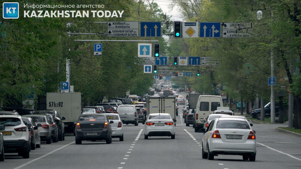 Многочасовые пробки, неэкологичный транспорт, маятниковая миграция - президент высказался о дорожно-транспортных проблемах Алматы 