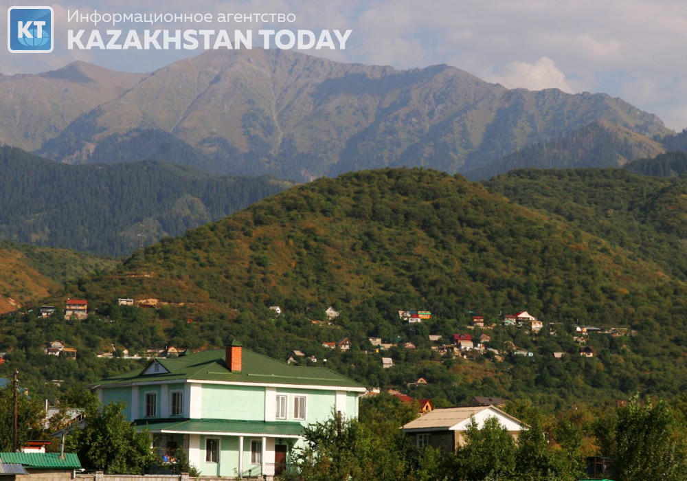 Общественники предлагают лишить акимат права отдавать предгорья Алматы под застройку 