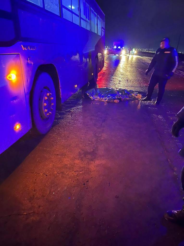 Водитель автобуса насмерть сбил пешехода на трассе Атырау - Индер. Фото: Polisia.kz