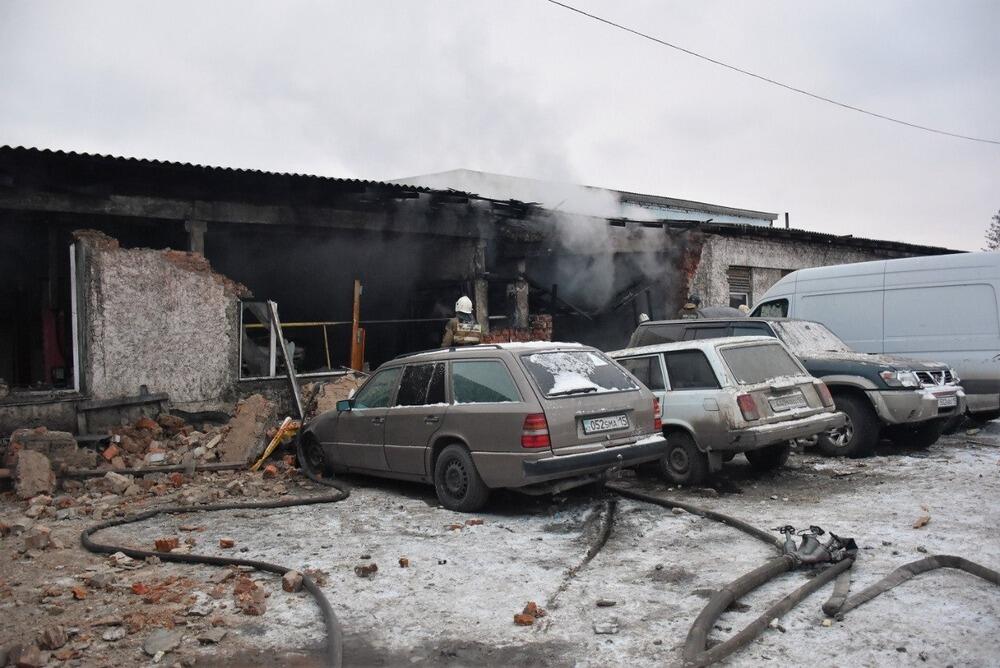 Взрыв на СТО в Петропавловске: пять человек госпитализированы с ожогами 