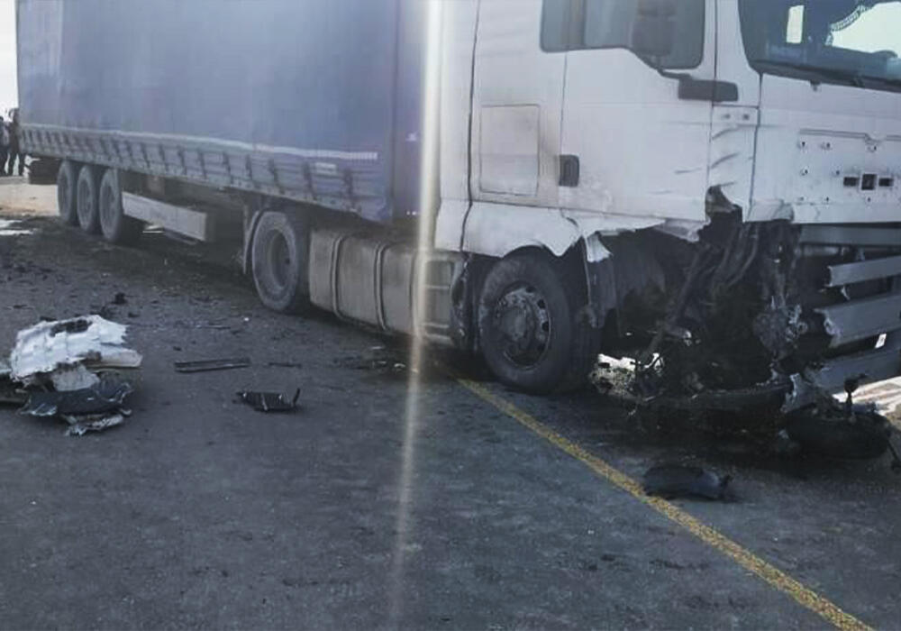 Три человека погибли при столкновении с фурой в Карагандинской области. Фото: Polisia.kz