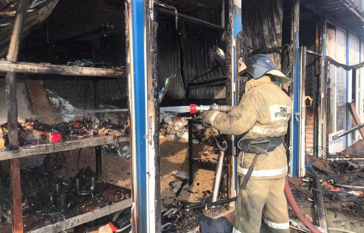 Пожар возле торгового центра ликвидирован в Алматы 