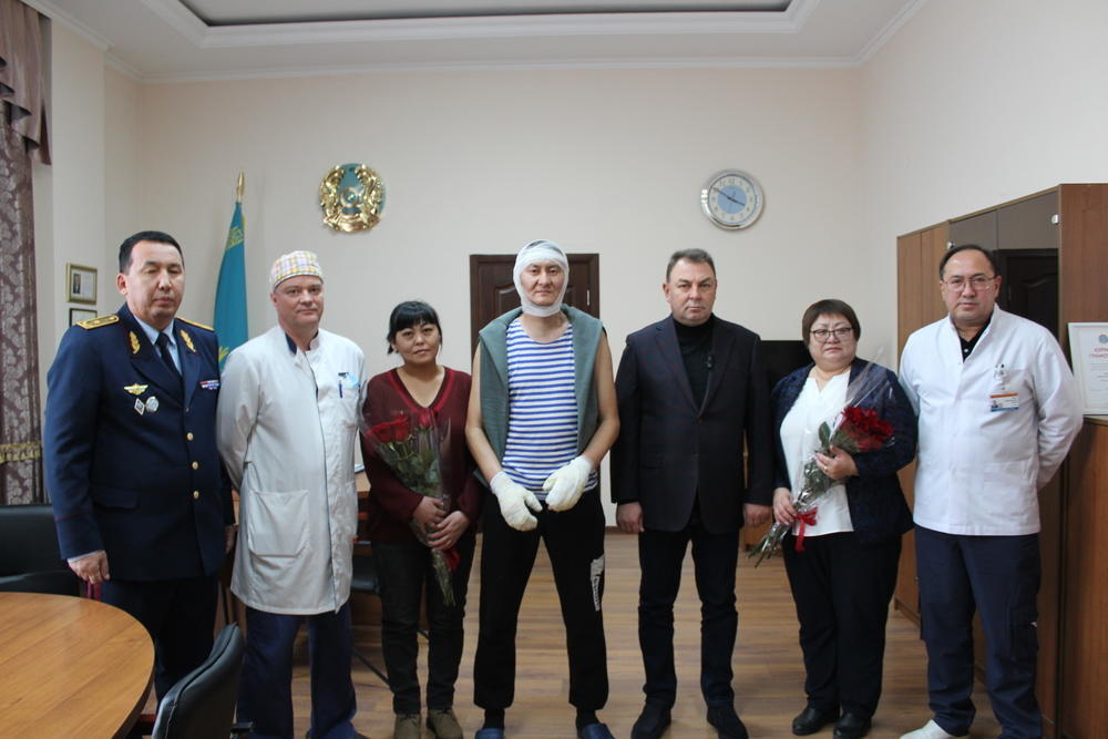 Астанадағы өрт: ТЖМ басшысы Аян Кемпіровке ІІІ дәрежелі "Айбын" орденін табыс етті