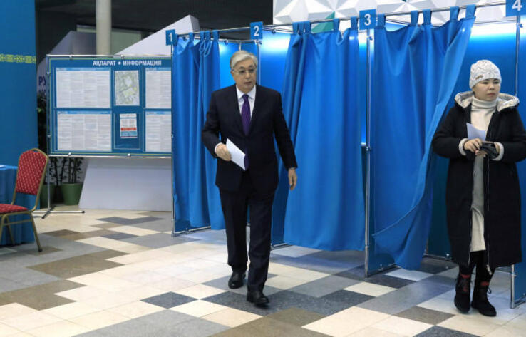 Токаев проголосовал на выборах президента РК