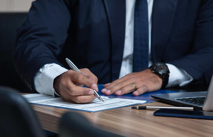 Жалпыға бірдей декларация: 2023 жылы кірістер мен мүлік туралы декларацияны кім тапсырады