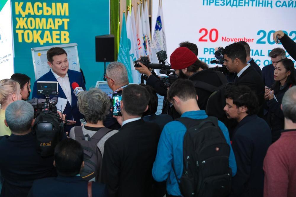Штаб Токаева посетили 44 иностранных СМИ из 37 стран мира . Фото: Amanat