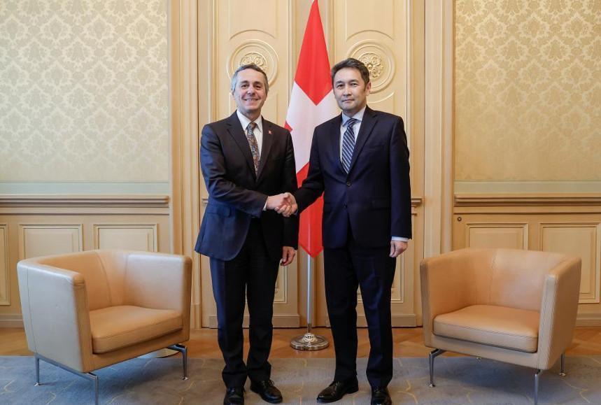 Ambassador of Kazakhstan presents credentials to President of Swiss Confederation