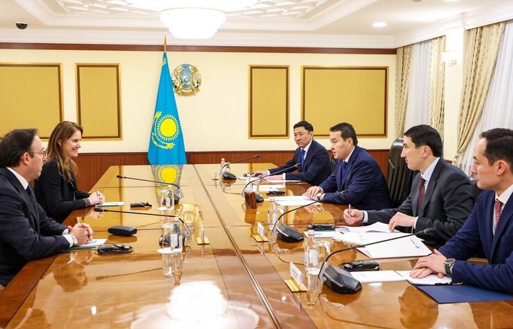 Вопросы разработки Карачаганака и Кашагана обсудил Смаилов с представителем компании Shell