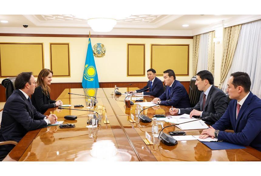 Kazakh PM Alikhan Smailov meets with Shell's Upstream Director Zoë Yujnovich