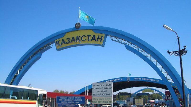 Президент Казахстана предложил расширить пропускную способность на пограничных переходах с Россией 
