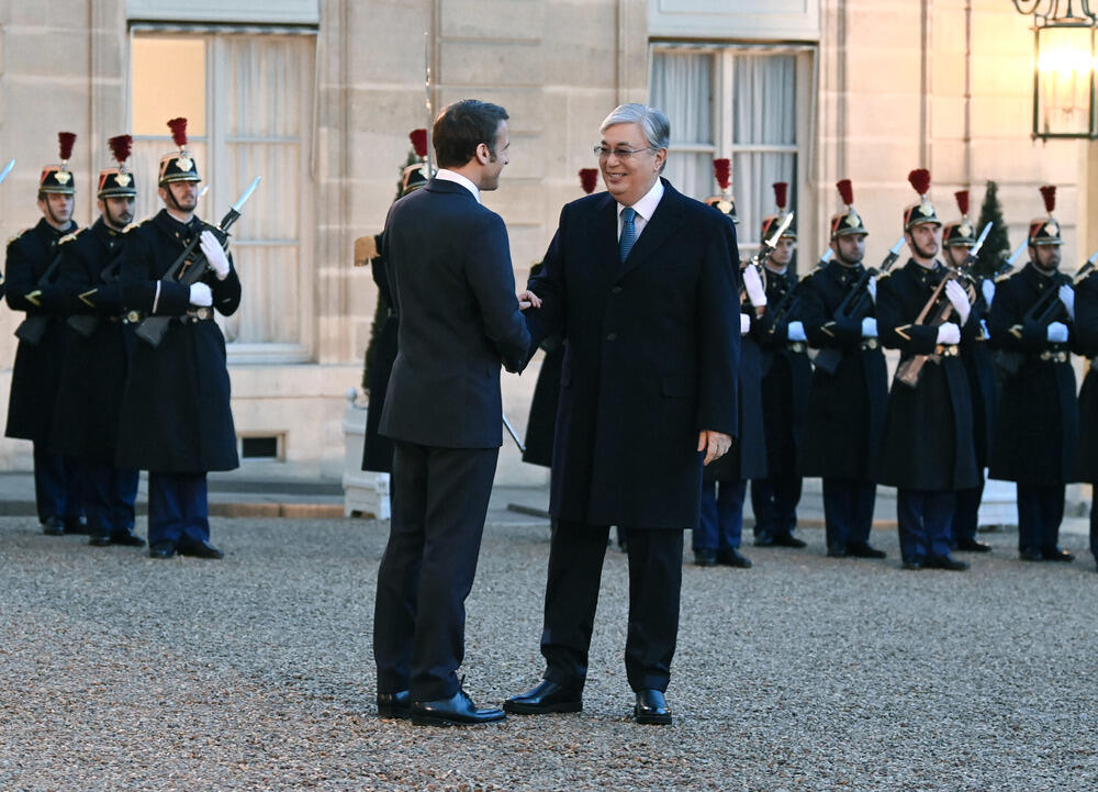 Emannuel Macron welcomes Kassym-Jomart Tokayev in Élysée Palace