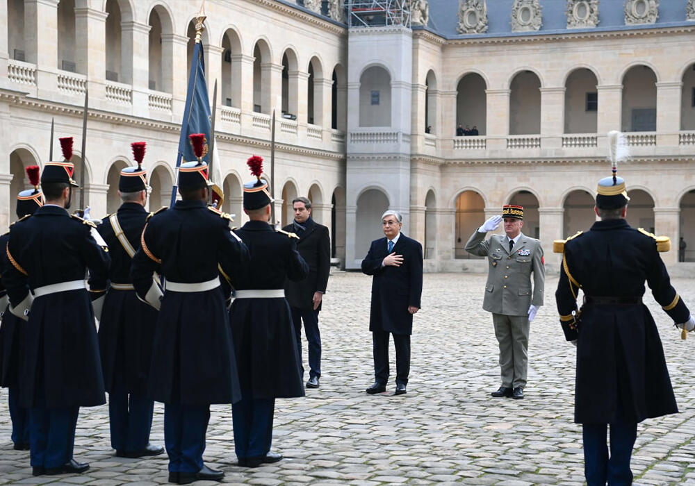 Торжественная церемония встречи президента Казахстана в Париже