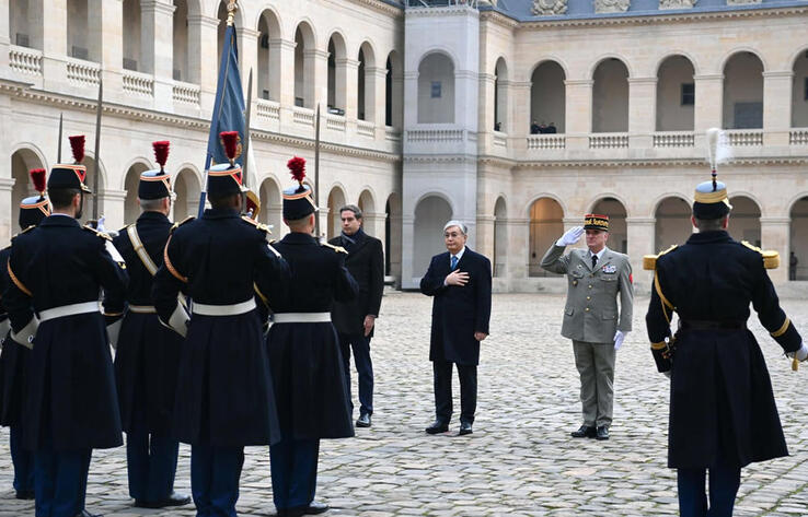 Kazakh President Greeted In Solemn Ceremony In Paris