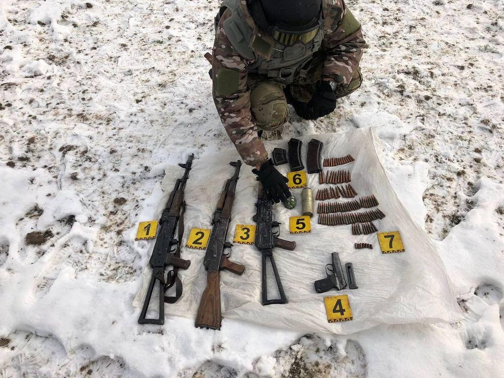 Схрон похищенного оружия нашли в Алматинской области 