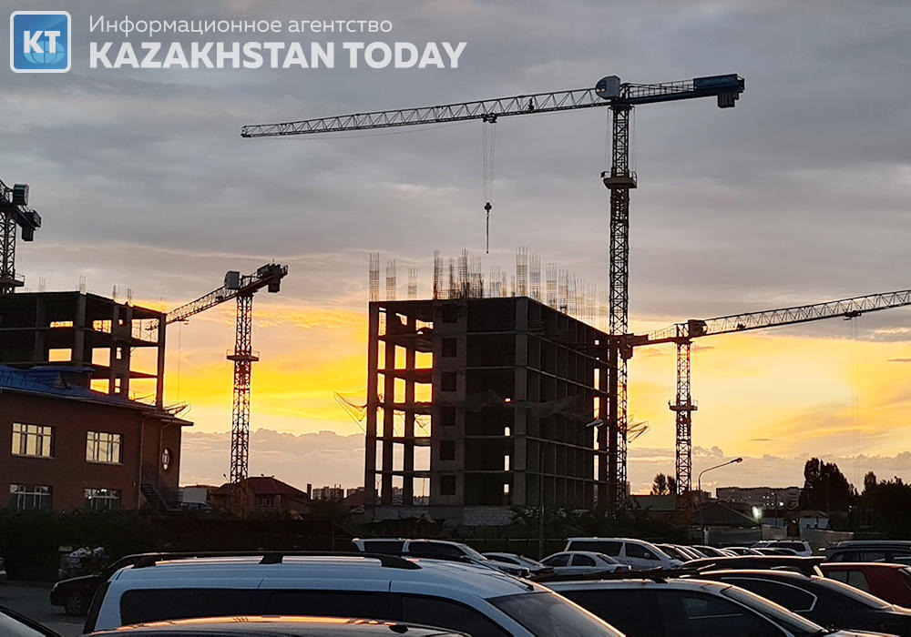 В Алматы из-за строительства очередного ЖК перекрыли улицу
