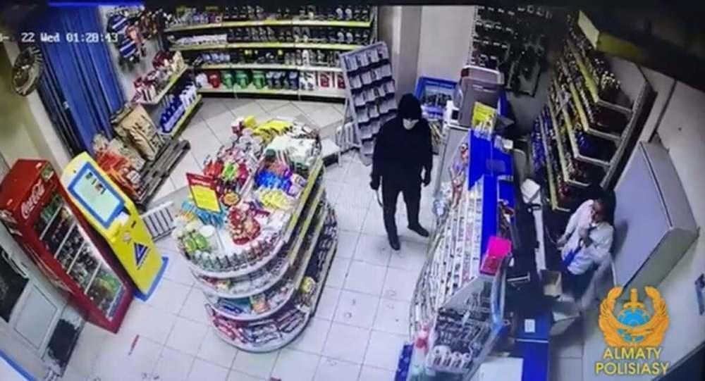 Алматыда жанармай құю бекетіне қарақшылық шабуыл: күдіктілер ұсталды