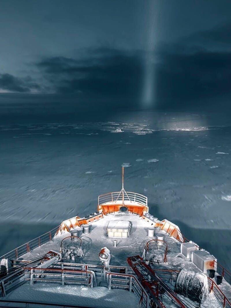 Nuclear Icebreaker Plows The Arctic Ocean. Images | telegram/Nation Geographic
