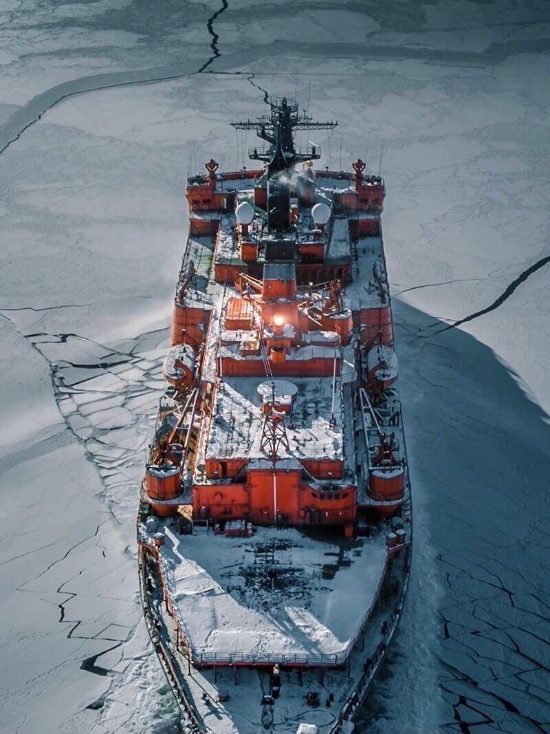 Nuclear Icebreaker Plows The Arctic Ocean. Images | telegram/Nation Geographic