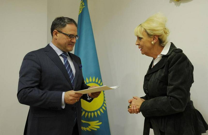 Newly appointed Swedish Ambassador to Kazakhstan presents credentials to Deputy FM Vassilenko