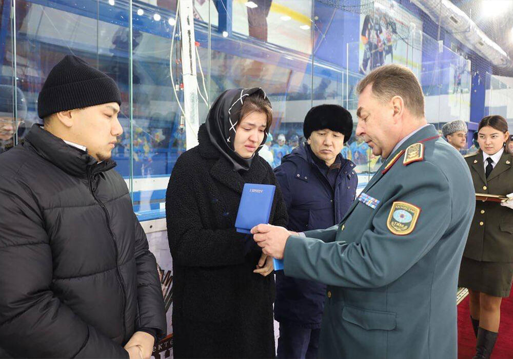 ҚР ТЖ министрінің кубогына шайбалы хоккейден турнирдің ашылуы өтті. Сурет: МЧС РК