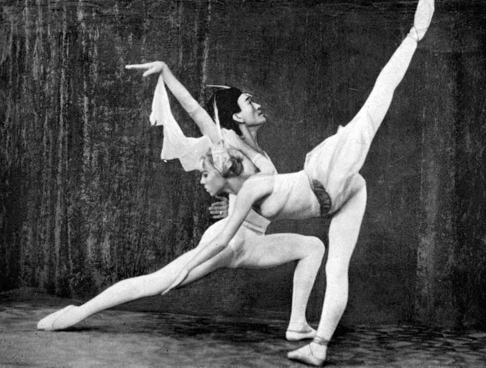 Булат Аюханов. Tributе. Фото: balet.academic.ru