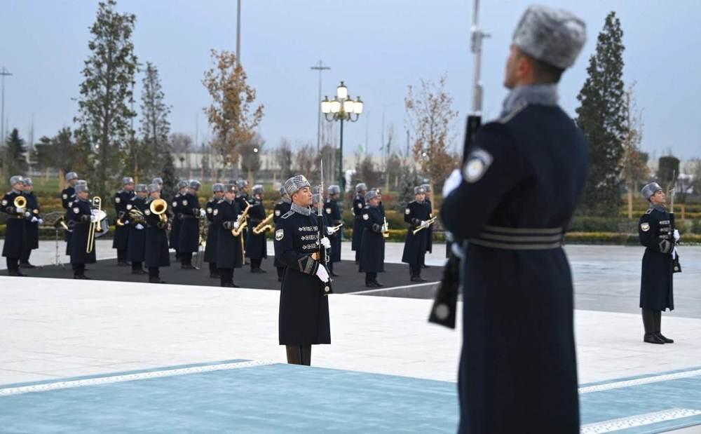 Президент Касым-Жомарт Токаев прибыл с государственным визитом в Узбекистан. Фото: Акорда