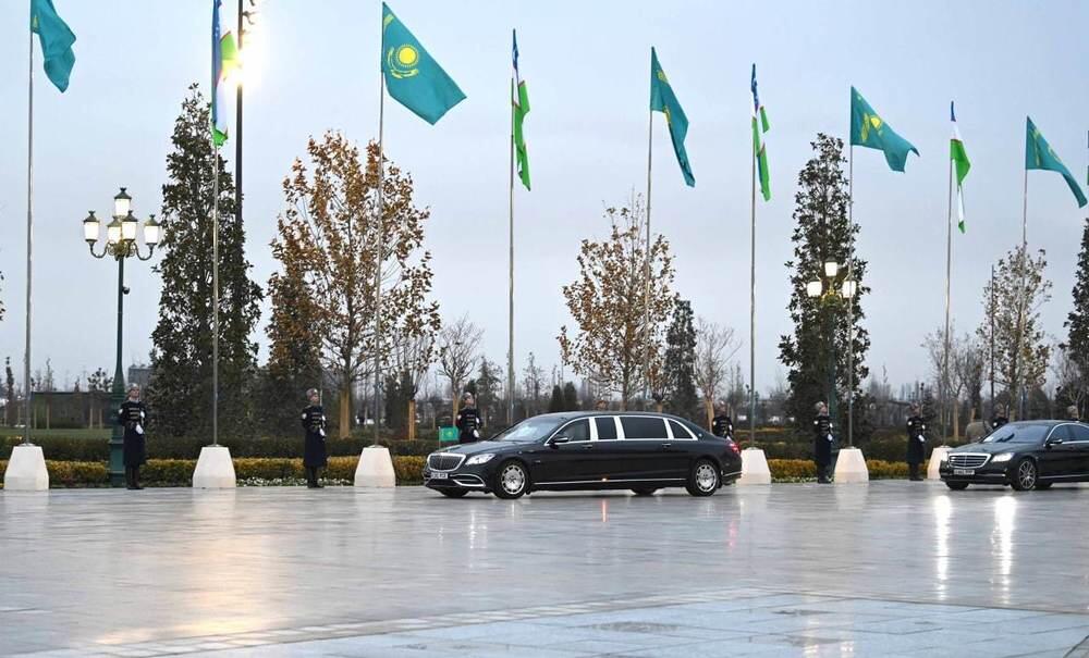 Президент Касым-Жомарт Токаев прибыл с государственным визитом в Узбекистан. Фото: Акорда