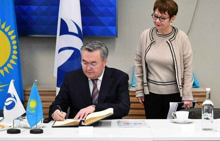 Kazakhstan’s Foreign Minister continues visit to London