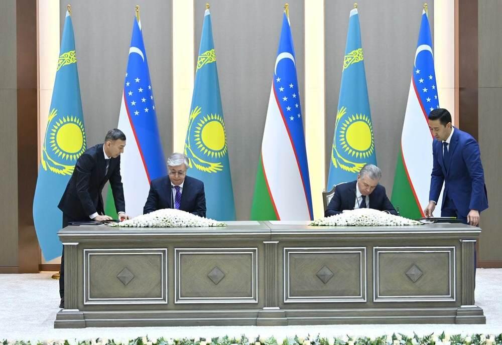 Президенты Казахстана и Узбекистана подписали договор о демаркации общей границы. Фото: telegram/БОРТ№1