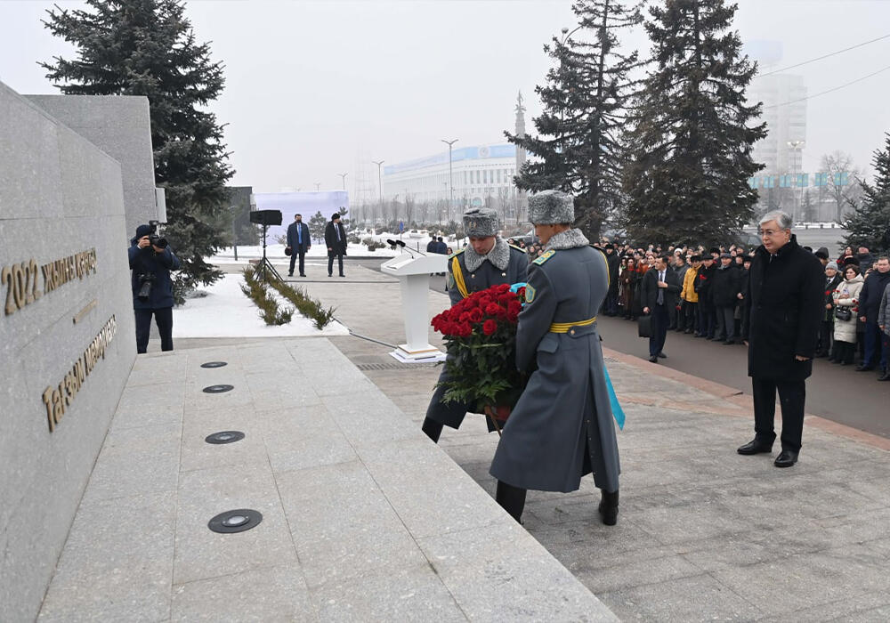 President Tokayev unveils memorial to victims of January tragedy in Almaty. Images | telegram/БОРТ №1