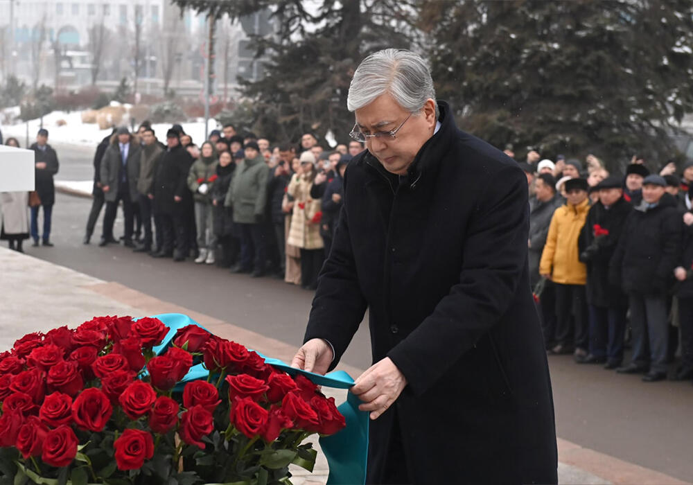 President Tokayev unveils memorial to victims of January tragedy in Almaty. Images | telegram/БОРТ №1
