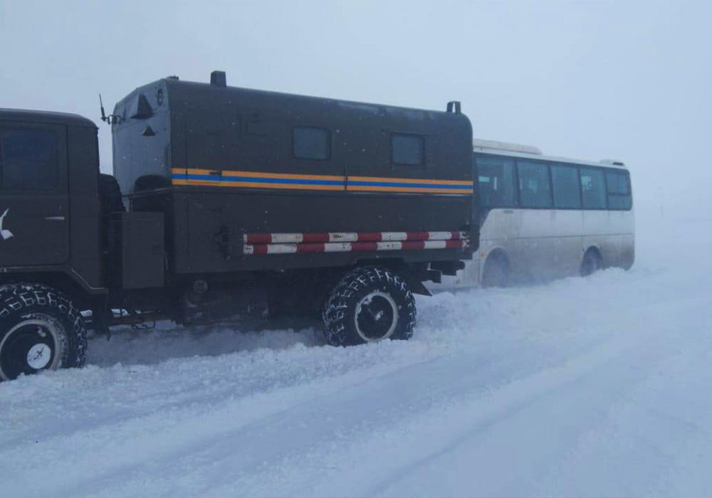 С начала зимнего периода на дорогах Казахстана спасено 900 человек - МЧС 
