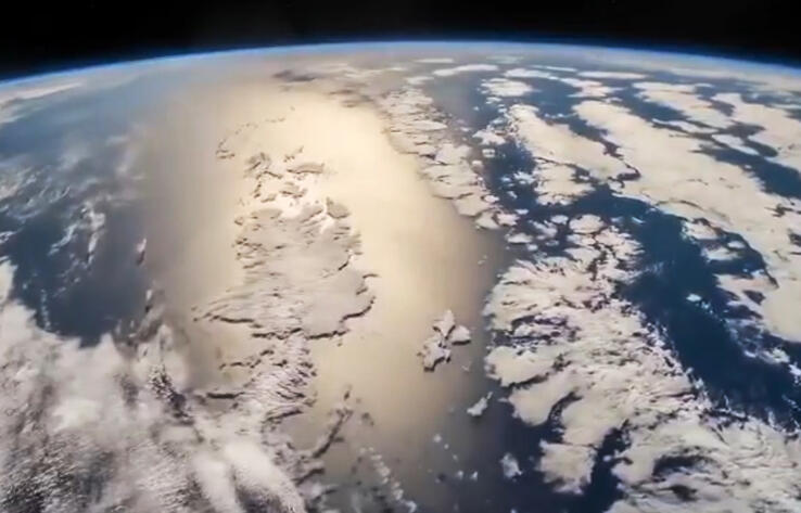 Отражение Солнца в Тихом океане, вид с МКС
