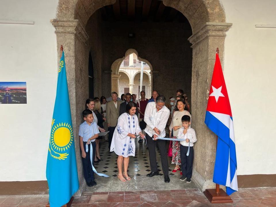 Kazakhstan in Photographs exhibition opens in Cuba. Images | gov.kz