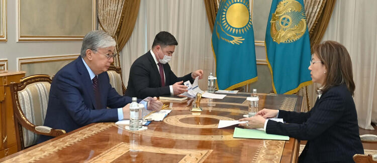 Токаеву доложили о мерах по ограничению закредитованности казахстанцев 