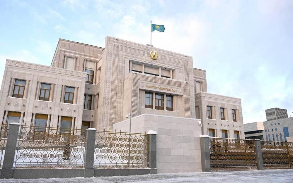 Президент осмотрел новое административное здание Конституционного Суда