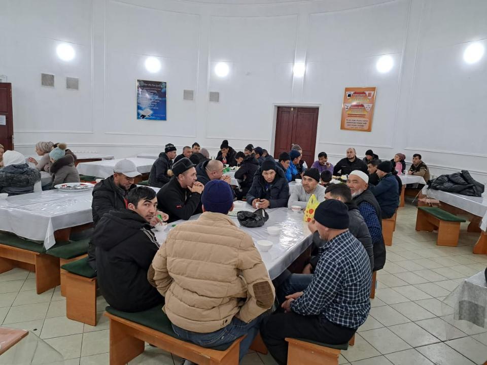 В Акмолинской области на трассе из-за мороза застрял автобус с гражданами Таджикистана 
