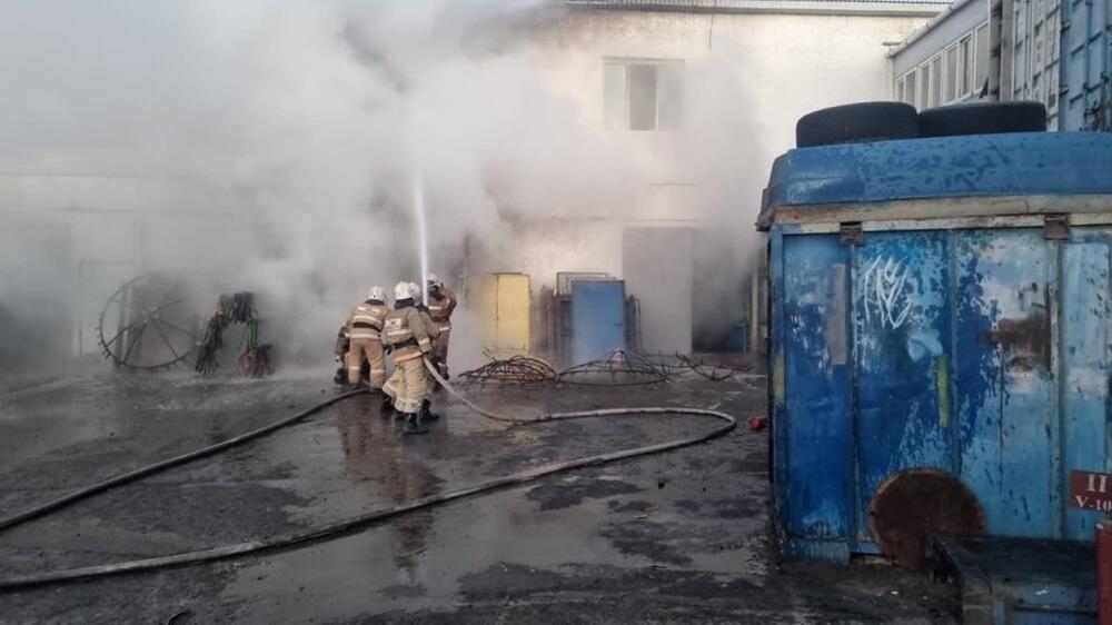 На СТО в Актау произошел взрыв: один человек погиб, трое госпитализированы . Фото: МЧС РК