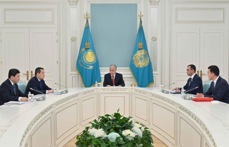Президент Казахстана провел консультации по роспуску депутатов мажилиса 