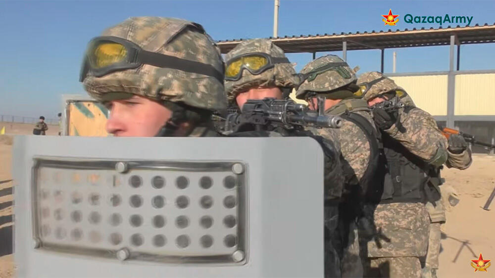 Как готовят морских пехотинцев в Казахстане