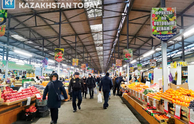 На двух рынках Алматы завышали цены на продукты