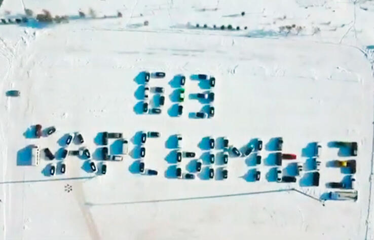 Астананың таксистері ерекше флешмоб ұйымдастырды