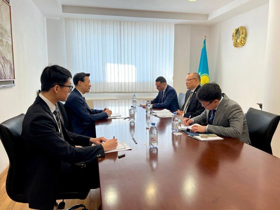 Вопросы двустороннего сотрудничества Казахстана и Китая обсудили в МИД РК. Фото: пресс-служба МИД РК