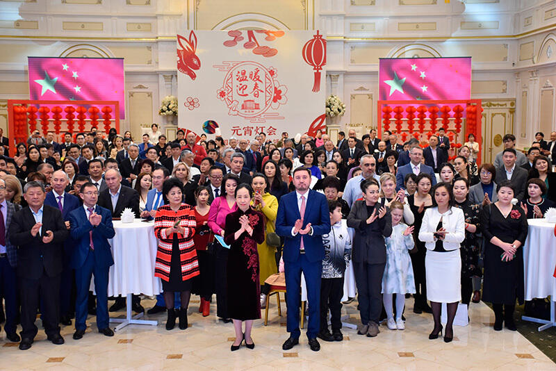 Фестиваль фонарей "Теплая встреча праздника Весны"